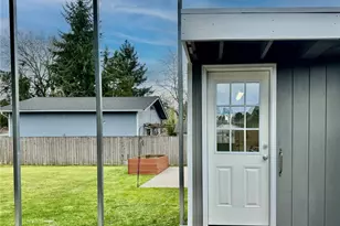 9521 Sharon Dr, Everett, WA 98204 - Photo 31