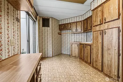 23812 Lake Drive E, Bothell, WA 98021 - Photo 29