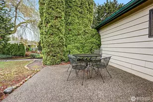 23812 Lake Dr E, Bothell, WA 98021 - Photo 35