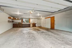 23812 Lake Dr E, Bothell, WA 98021 - Photo 33