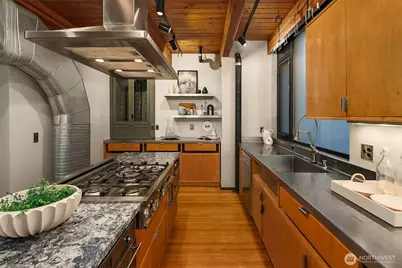 1709 Dexter Avenue N #A, Seattle, WA 98109 - Photo 11