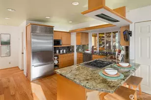 3925 NE Surber Dr, Seattle, WA 98105 - Photo 13