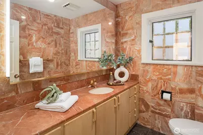 3925 NE Surber Drive, Seattle, WA 98105 - Photo 11