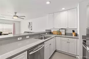 321 10th Ave S, Seattle, WA 98104 - Photo 13