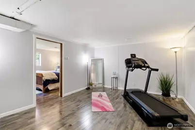 2532 NE 108th Place, Seattle, WA 98125 - Photo 17