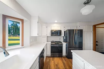 1911 E Island Lake Drive, Shelton, WA 98584 - Photo 11