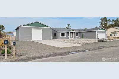 1215 195th Street, Long Beach, WA 98613 - Photo 1