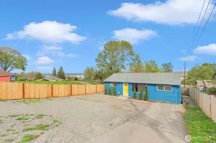 833 E Marine View Dr, Everett, WA 98201 - Photo 31