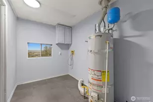 833 E Marine View Dr, Everett, WA 98201 - Photo 15