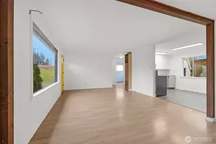 833 E Marine View Dr, Everett, WA 98201 - Photo 7