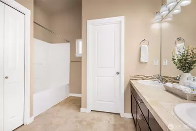 932 N 96th Street, Seattle, WA 98103 - Photo 19