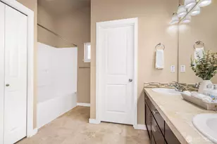 932 N 96th St, Seattle, WA 98103 - Photo 19