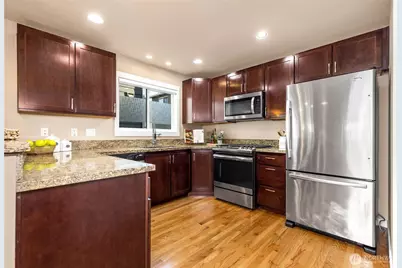 932 N 96th Street, Seattle, WA 98103 - Photo 7