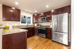 932 N 96th St, Seattle, WA 98103 - Photo 7