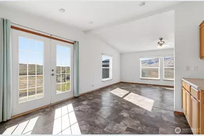 16161 N Wenas Road, Selah, WA 98942 - Photo 11