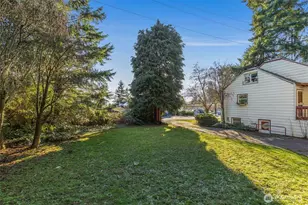 104 NE 120th St, Seattle, WA 98125 - Photo 11