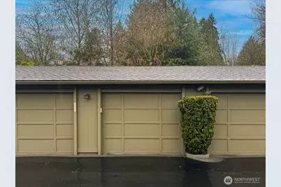 6536 Park Point Lane NE, Seattle, WA 98115 - Photo 29