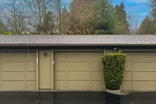 6536 Park Point Ln NE, Seattle, WA 98115 - Photo 29