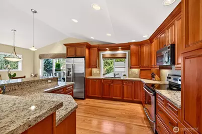 13603 179th Avenue NE, Redmond, WA 98052 - Photo 11