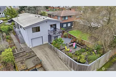 9753 61st Avenue S, Seattle, WA 98118 - Photo 25
