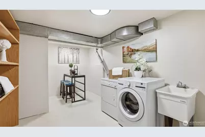 9753 61st Avenue S, Seattle, WA 98118 - Photo 23