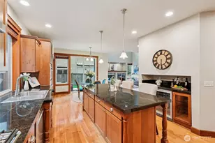 8827 NE 148th Pl, Kenmore, WA 98028 - Photo 9