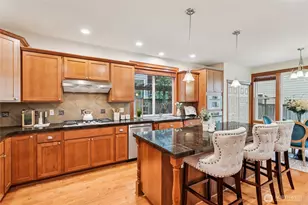 8827 NE 148th Pl, Kenmore, WA 98028 - Photo 11