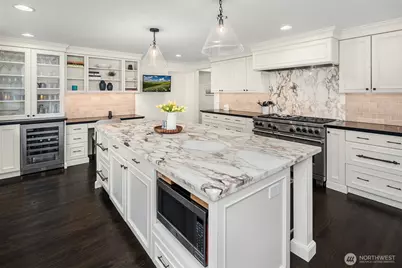 1403 Shenandoah Drive E, Seattle, WA 98112 - Photo 9