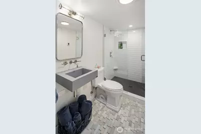 1403 Shenandoah Drive E, Seattle, WA 98112 - Photo 23