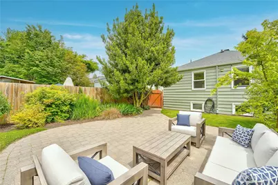 8027 12th Avenue NW, Seattle, WA 98117 - Photo 25