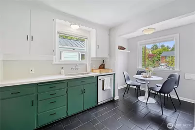 8027 12th Avenue NW, Seattle, WA 98117 - Photo 7