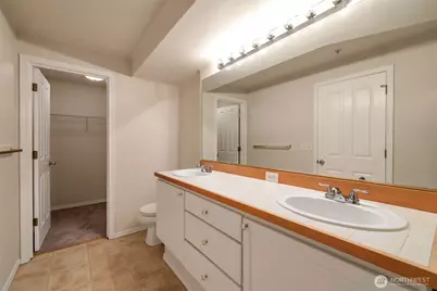 3980 129th Place SE #B102, Bellevue, WA 98006 - Photo 11