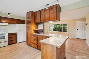 22404 58th Ave W, Mountlake Terrace, WA 98043 - Photo 9