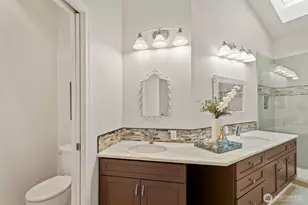 18560 NE 57th St, Redmond, WA 98052 - Photo 17