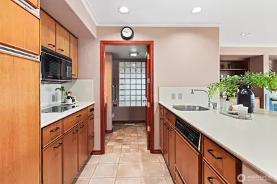 4701 NE Shore Place, Lake Forest Park, WA 98155 - Photo 19