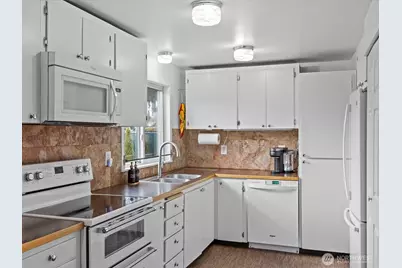 6200 84th Place NE, Marysville, WA 98270 - Photo 13