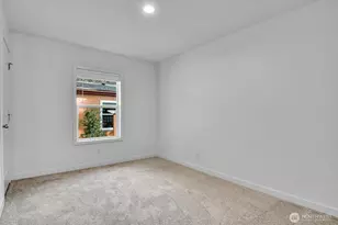 18425 NE 95th St, Redmond, WA 98052 - Photo 9