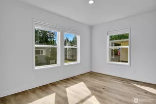 18425 NE 95th St, Redmond, WA 98052 - Photo 5