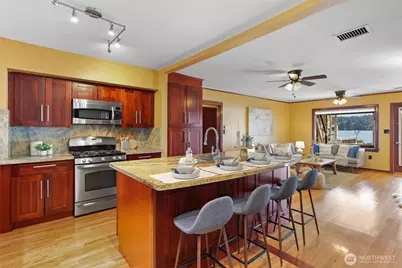 4728 NE 172nd Street, Lake Forest Park, WA 98155 - Photo 5