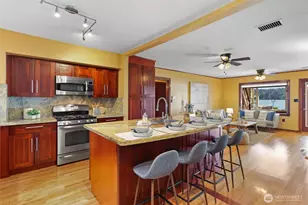 4728 NE 172nd St, Lake Forest Park, WA 98155 - Photo 5