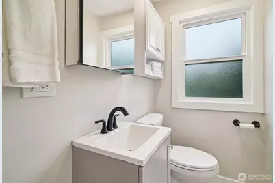 3216 24th Avenue W, Seattle, WA 98199 - Photo 9