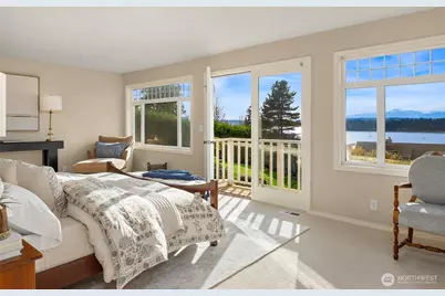 14735 Henderson Road NE, Bainbridge Island, WA 98110 - Photo 17