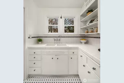 411 Boylston Avenue E #202, Seattle, WA 98102 - Photo 17