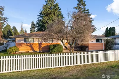 13815 Park Avenue S, Tacoma, WA 98444 - Photo 3
