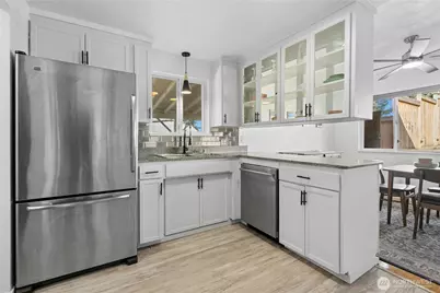 219 SW 108th Street, Seattle, WA 98146 - Photo 13