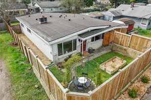 219 SW 108th St, Seattle, WA 98146 - Photo 25