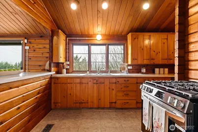 11224 SE 76th Street, Newcastle, WA 98056 - Photo 15