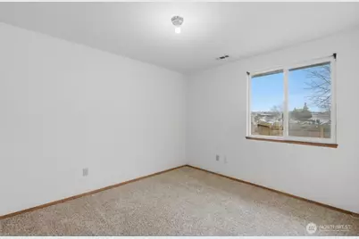 3105 K Street NE, Auburn, WA 98002 - Photo 9