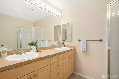 9009 Avondale Road NE #J120, Redmond, WA 98052 - Photo 17