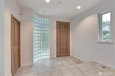 19749 53rd Avenue NE, Lake Forest Park, WA 98155 - Photo 5